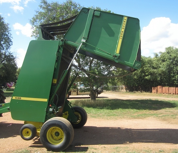 John Deere 430 Round Baler. Machinery & Equipment Hay and